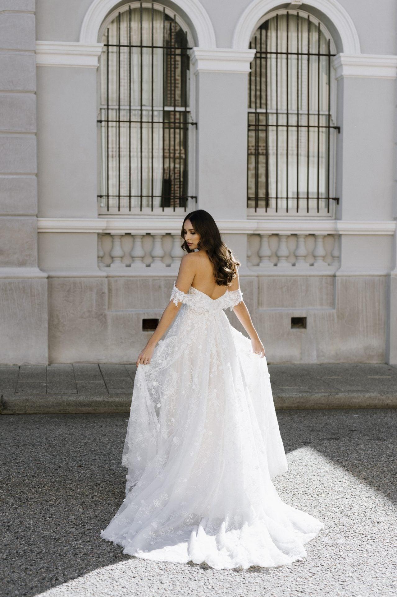 Oasis - White Lily Couture