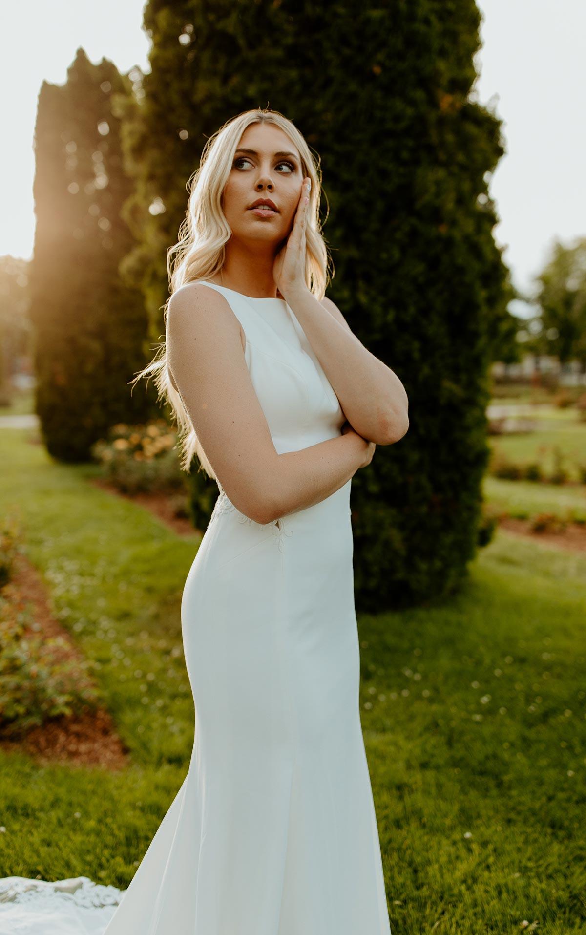 Column halter store neck wedding dress