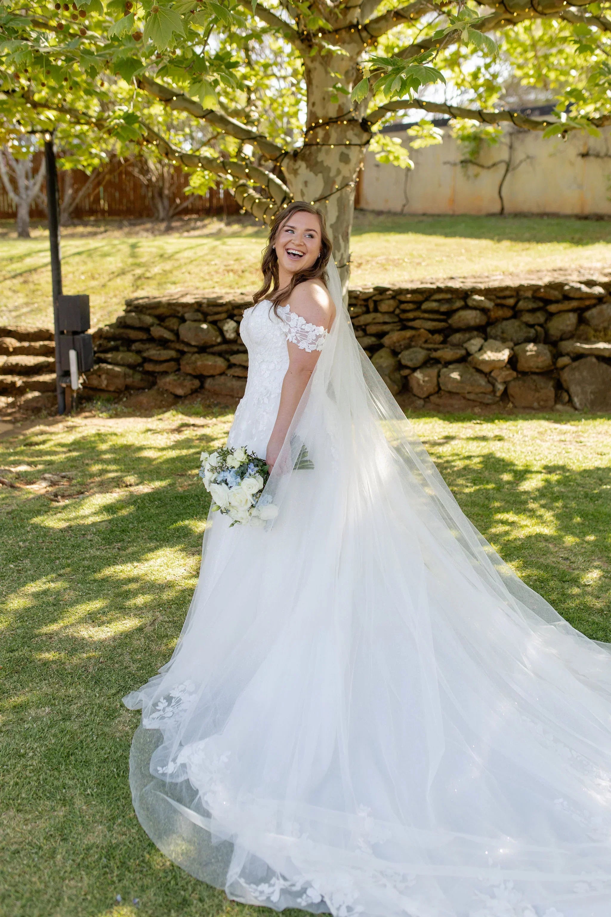 strapless open back dress Lace Appliques Sweetheart Tulle Ball Gowns Wedding Dresses Off The Shoulder