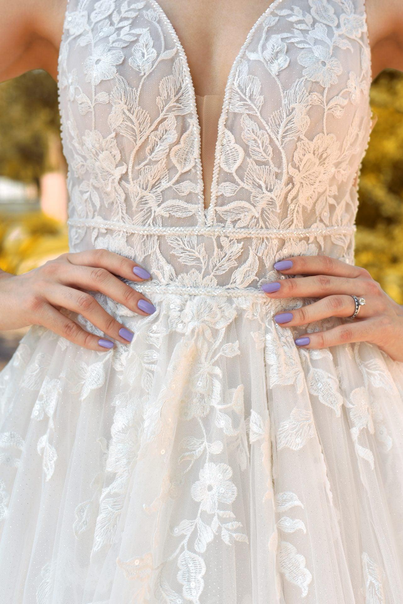 Mindy - White Lily Couture