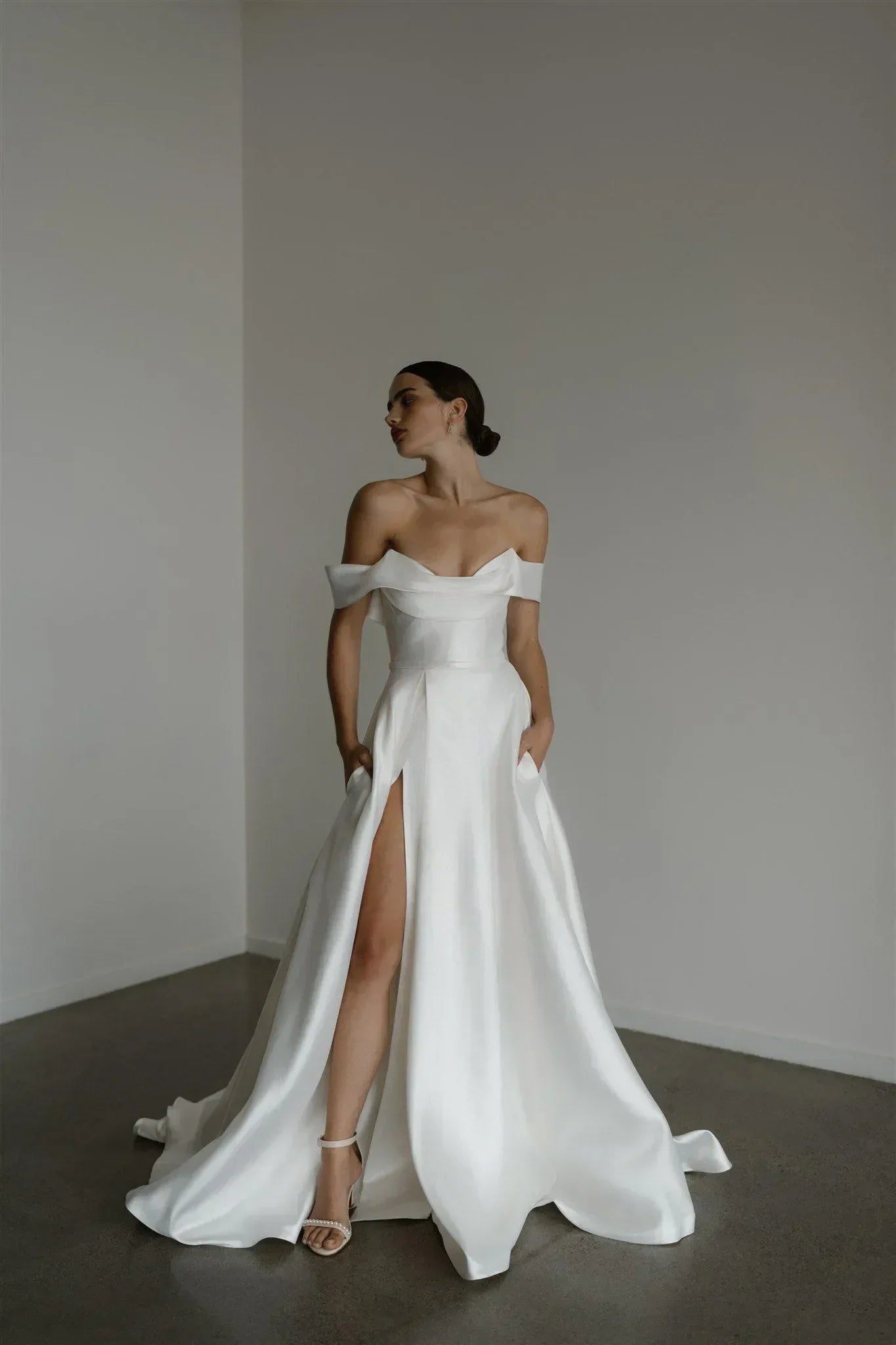 Le Belle - White Lily Couture
