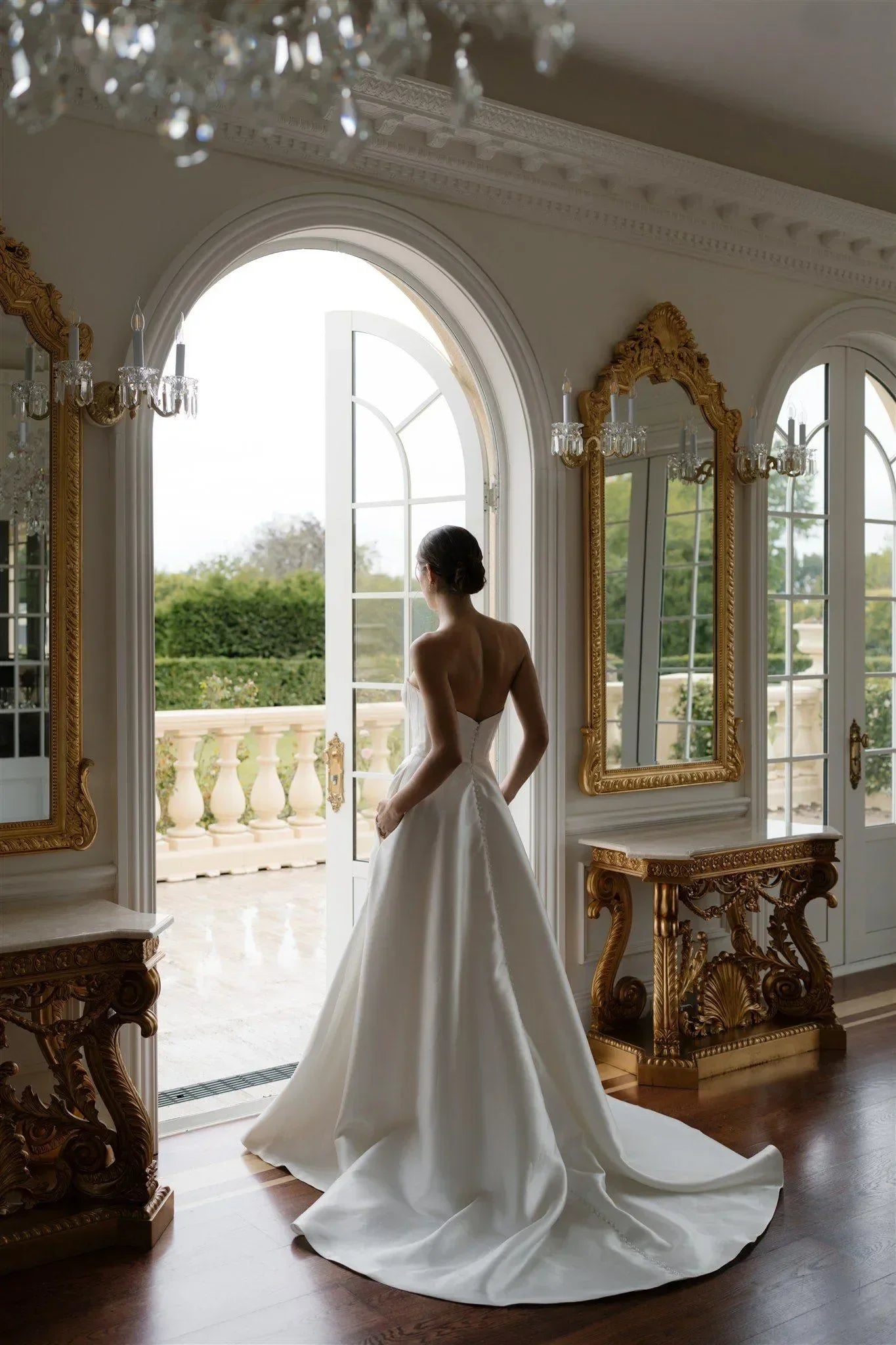 Vela - White Lily Couture