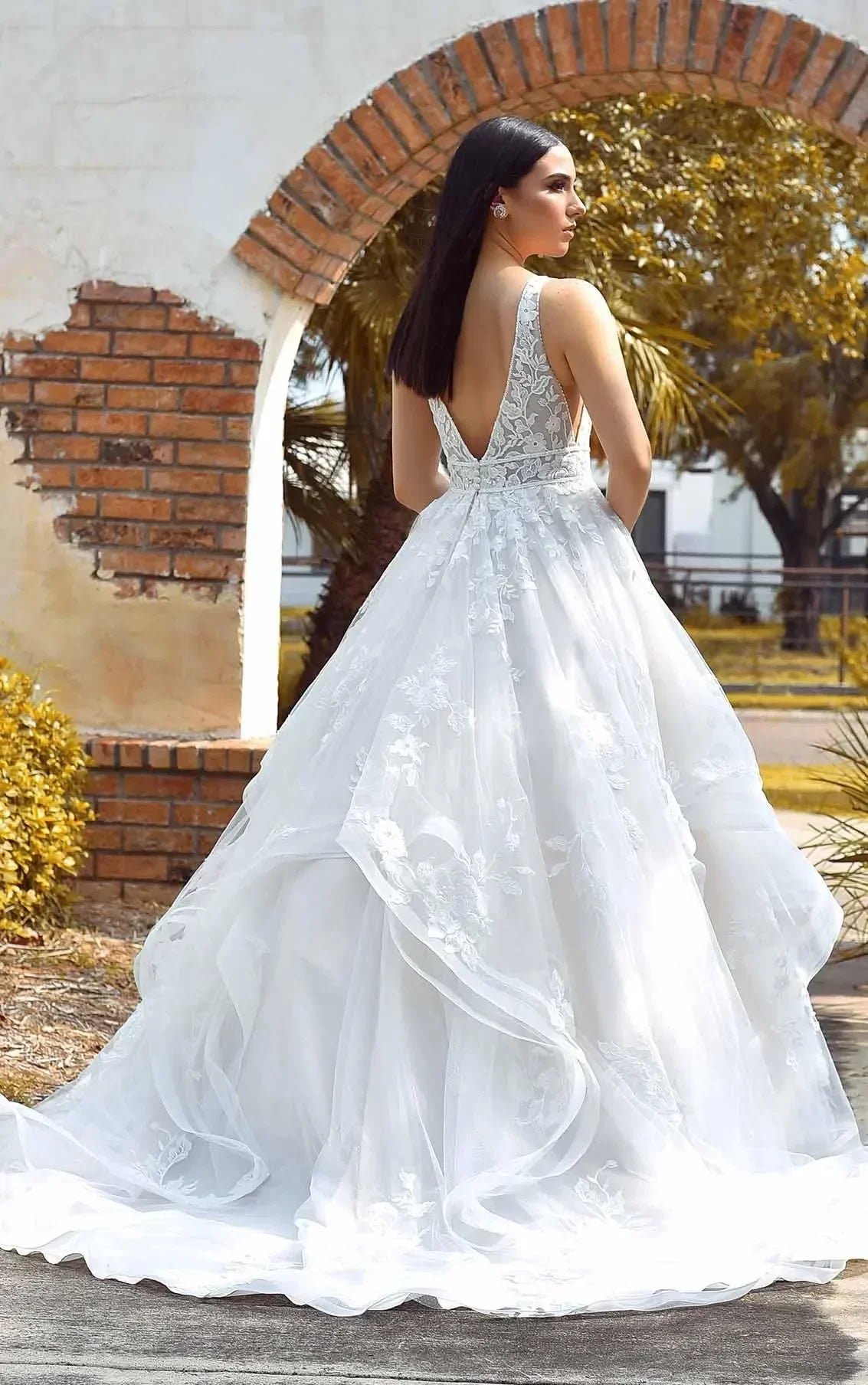 Mindy - White Lily Couture