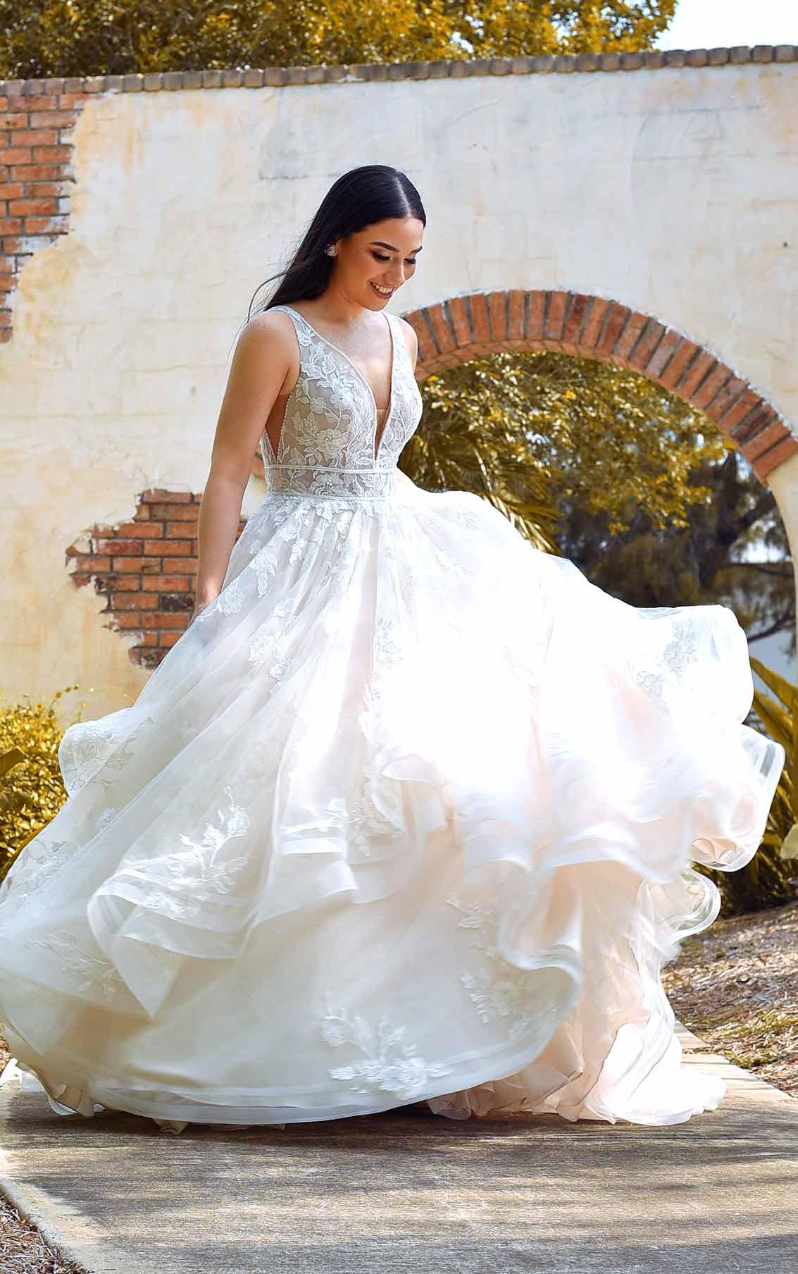 Mindy - White Lily Couture