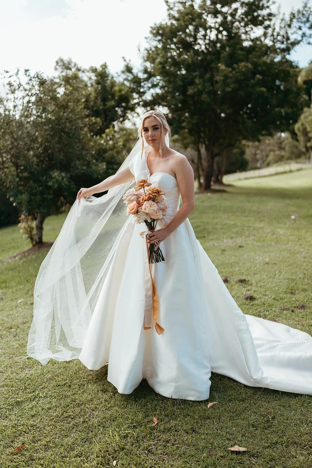Sedna - White Lily Couture