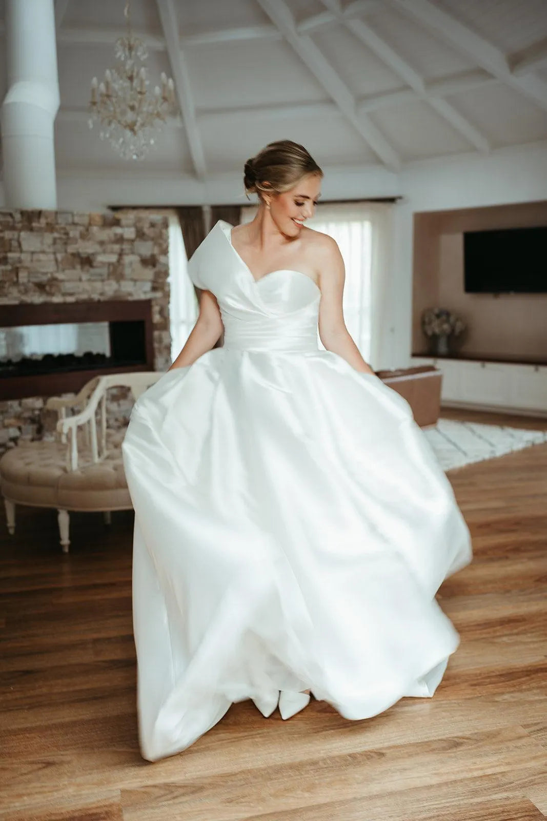 Sedna - White Lily Couture