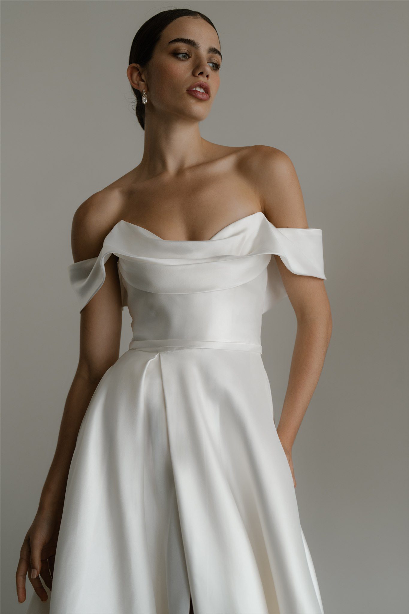 Le Belle - White Lily Couture