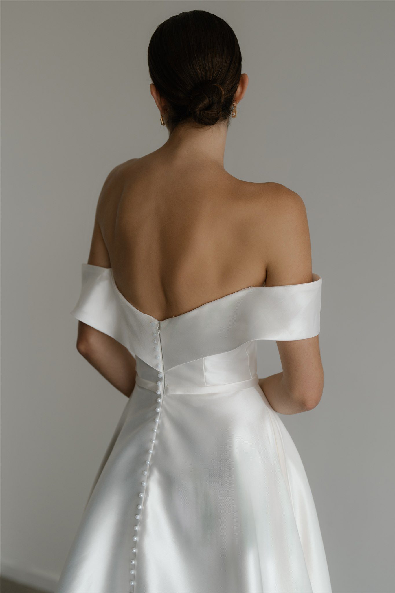 Le Belle - White Lily Couture