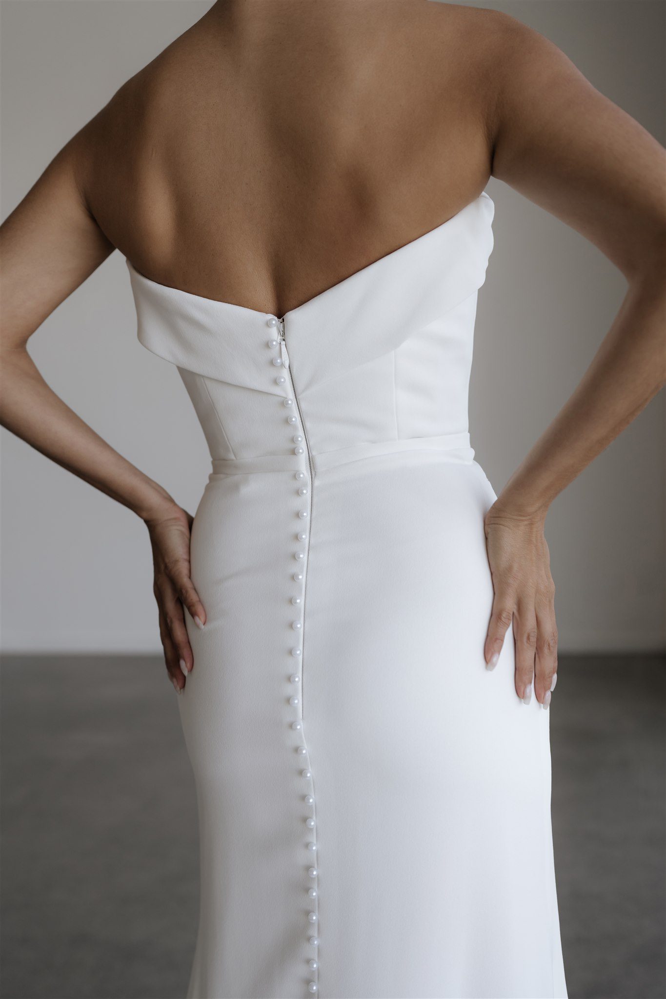 Le Chic V2 - White Lily Couture